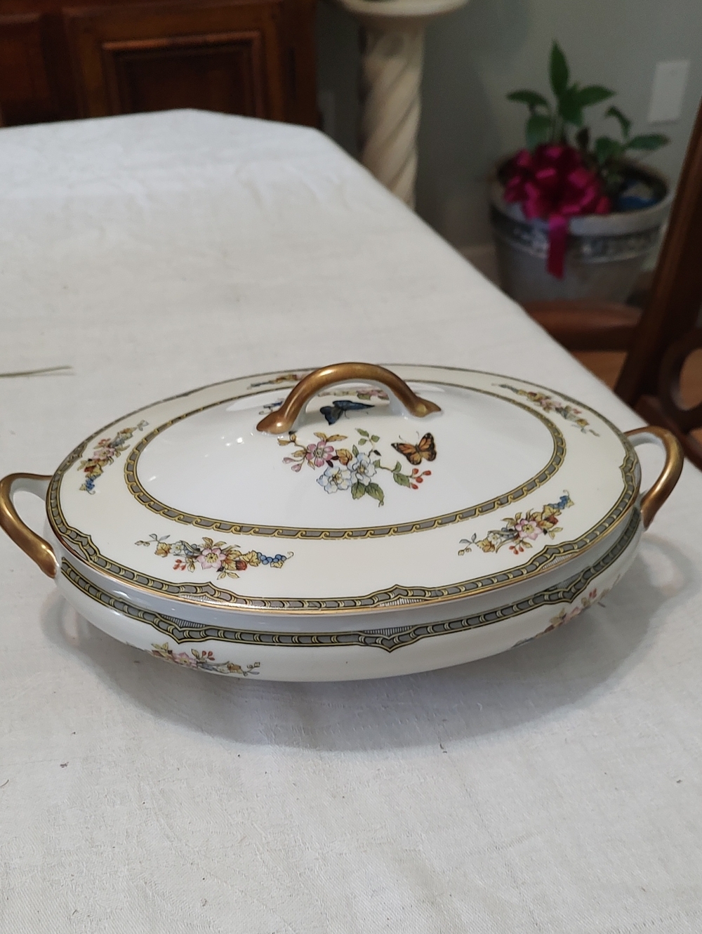 Noritake White Porcelain Covered Serving Tureen with Gold Trim and Floral Sprays